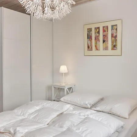 In With 4 Bedrooms, Sauna And Internet *