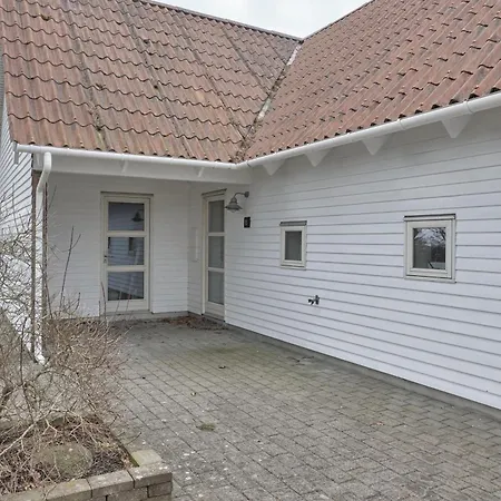 In With 4 Bedrooms, Sauna And Internet Ebeltoft