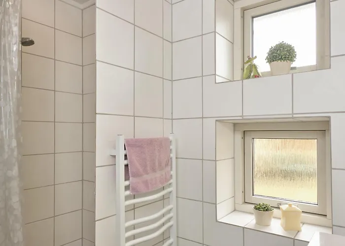 In With 4 Bedrooms, Sauna And Internet